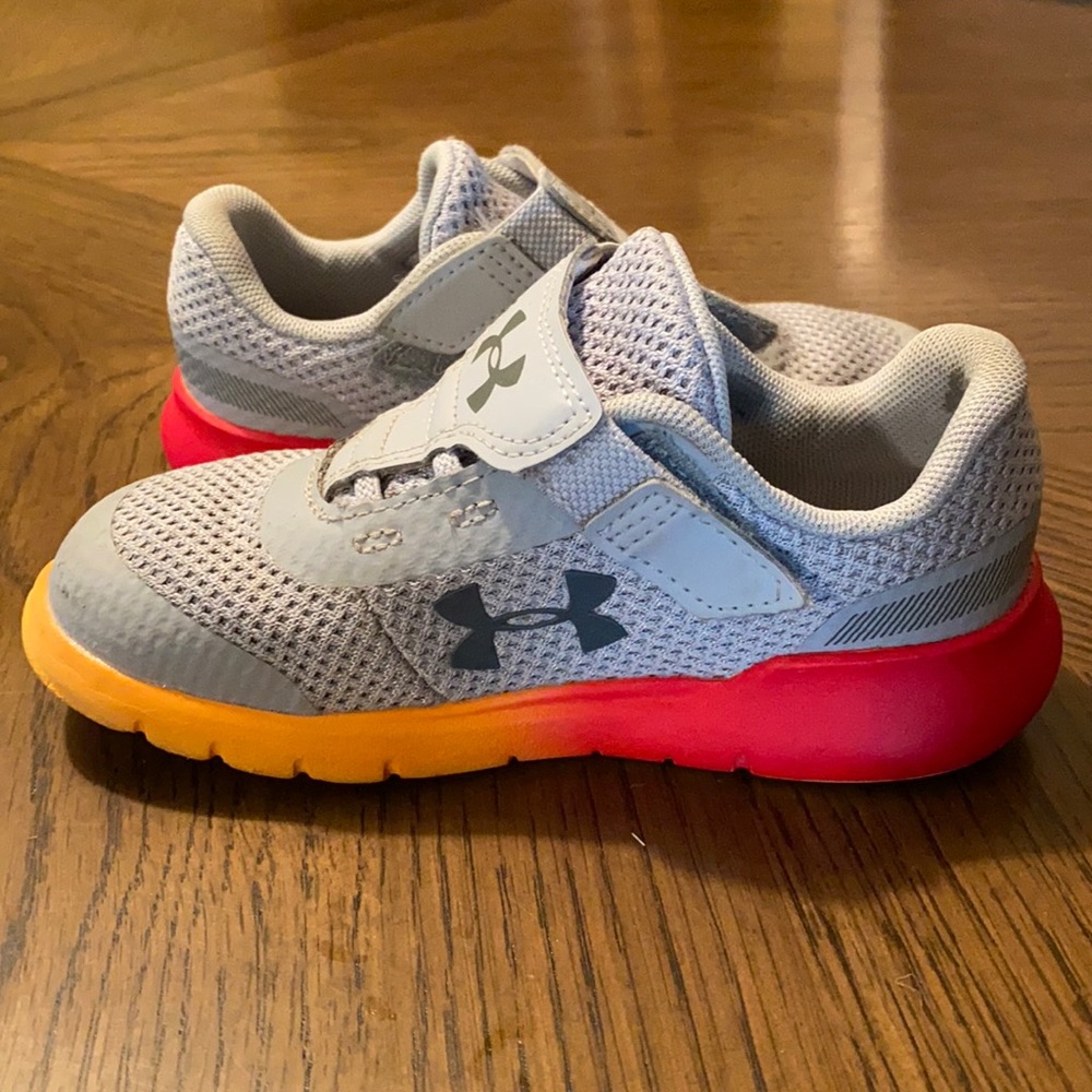 Worn, good condition UNDER ARMOR TODDLER SNEAKER